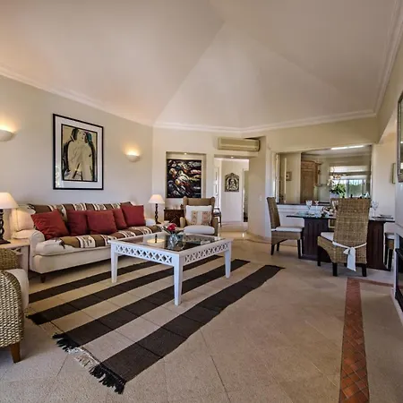 Apartament Sleeps 4 Pool Wifi T479884